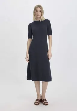 hessnatur hessnatur Strick Kleid Midi Slim aus reiner Bio-Baumwolle – Produktbild 1 von 1
