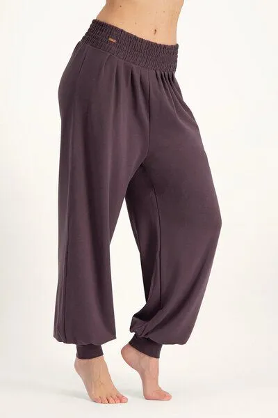 Urban Goddess Urban Goddess Weite Yoga Haremshose Jaya mit Bambus viskose, Berry (lila), – Produktbild 2 von 3