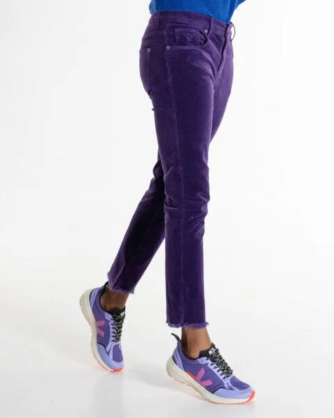 Alma & Lovis Alma & Lovis Softe Samthose mit stylischem Fransensaum | Velvet Slim, Purple (lila), – Produktbild 3 von 3