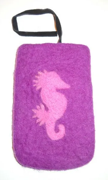 short'n'pietz short'n'pietz Handytasche handgefilzt aus 100% Schafswolle, Lila-pink, – Produktbild 1 von 2