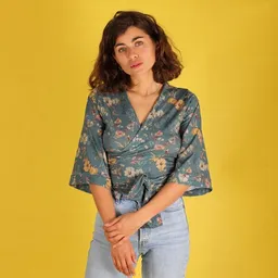 ManduTrap ManduTrap Wickelbluse "Floralia" aus Biobaumwolle kbA mit Blumenmuster – Produktbild 1 von 1