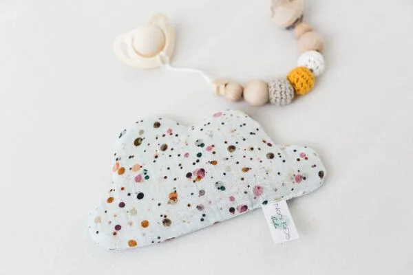 NoniKids Berlin Wärmekissen Bio Dinkel Wolke *Musselin* in verschiedenen Prints | NoniKids Berlin, Bunte klekse, – Produktbild 1 von 2
