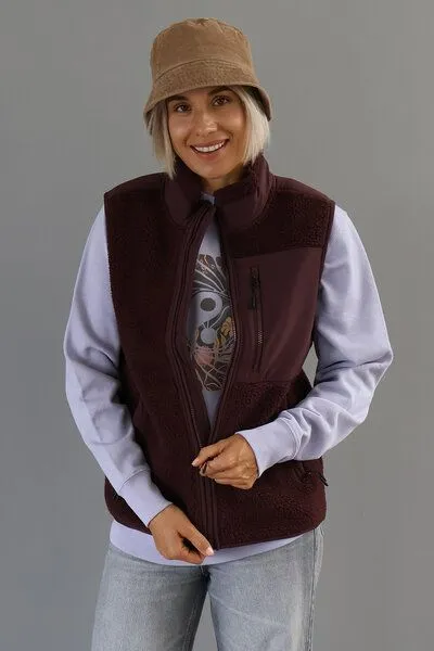 Kultgut Kultgut New Recycling Generation - Kuschelige Sherpa Fleeceweste / With Love, Dunkelrot, – Produktbild 3 von 5