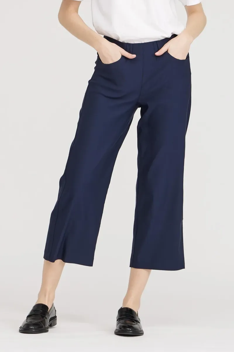 LAURIE LAURIE Damen vegan Hose Crop Loose Donna Navy, Extra dunkelblau, – Produktbild 2 von 2