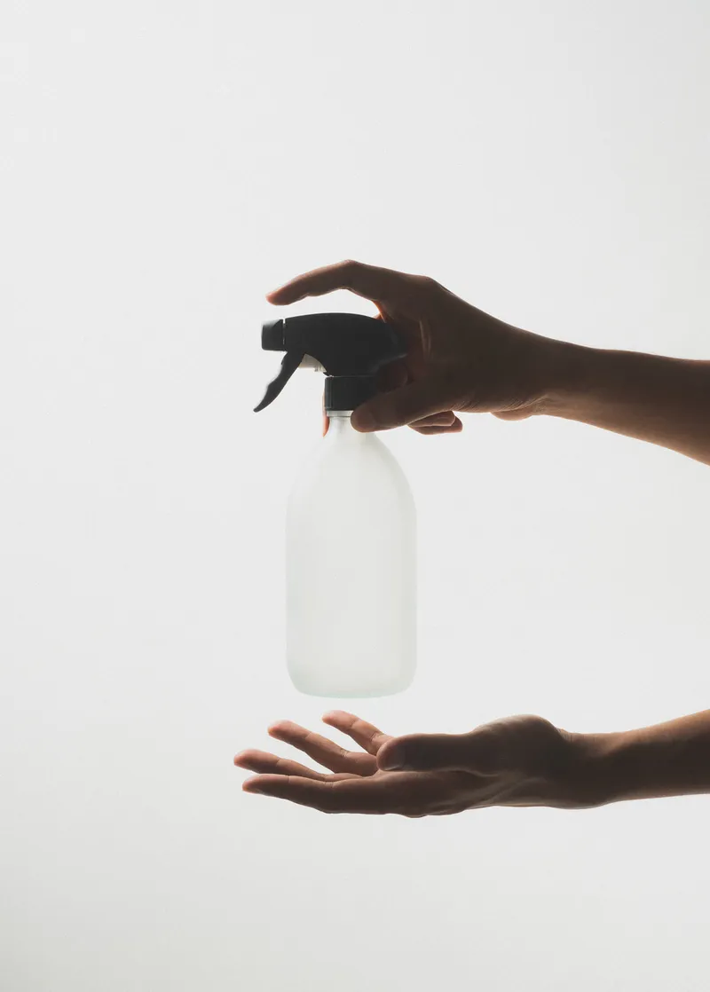 Weiße Sprühflasche – Produktbild 3 von 3