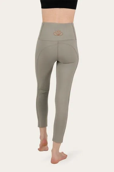 Urban Goddess Urban Goddess Surya 7/8 Yoga-Leggings, Smokey quartz (grau), – Produktbild 3 von 4