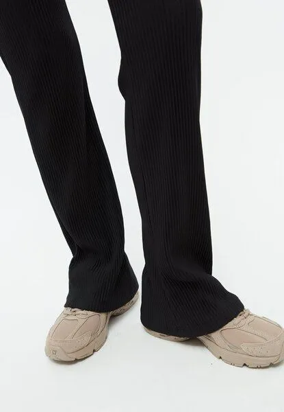 Givn Berlin Givn Berlin Plisseehose GBELODIE aus recyceltem Polyester - Black (Pleats), Black, – Produktbild 4 von 4