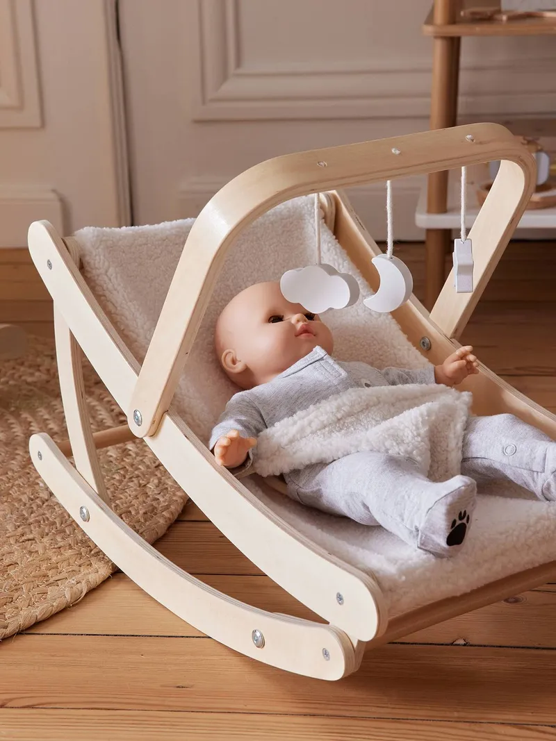 Vertbaudet Puppen-Wippe MINI COCOON aus Holz FSC®, Braun/wollweiß teddyfleece, – Produktbild 1 von 4
