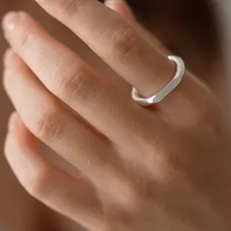 BELLYBIRD Jewellery BELLYBIRD Jewellery Ring mit 2 abgeflachten Seiten, Silber 925, vergoldet – Produktbild 1 von 1