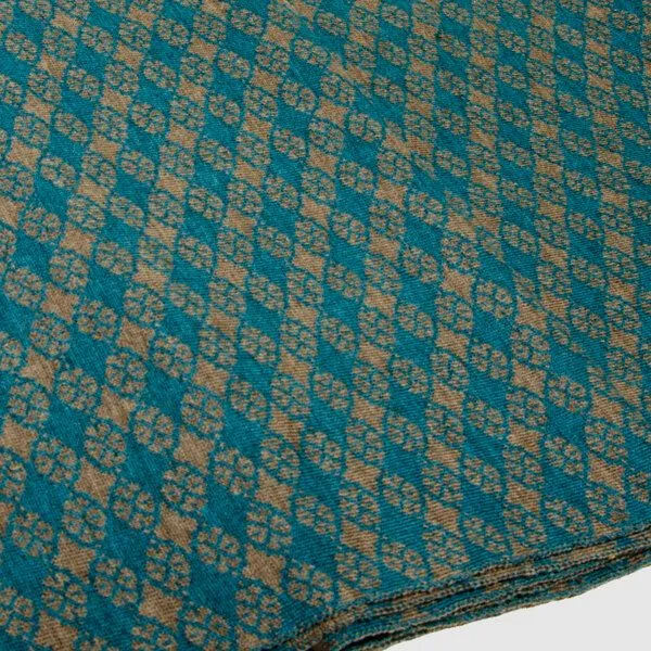 LANARTO slow fashion LANARTO slow fashion Schal Muster 'Blütenkaro' zweifarbig gestrickt aus mulesingfreier Merinowolle, Braun (taupe), – Produktbild 3 von 3