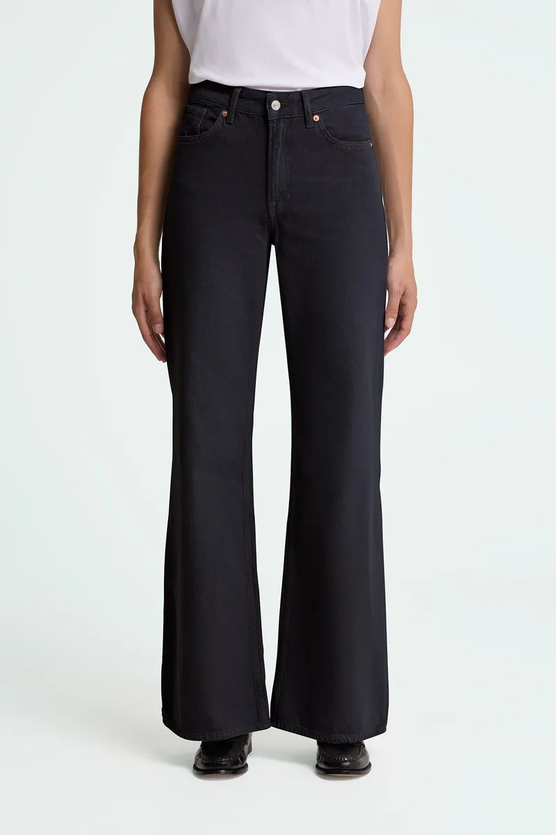 Kings Of Indigo Kings of Indigo Damen vegan Jeans Flare Jane Holo Washed Schwarz, Schwarz, – Produktbild 1 von 2
