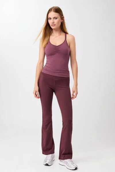 mandala mandala Flared Sports Pant, Ruby (rot), – Produktbild 4 von 4