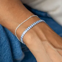 juni juni Tila Armband Ice Blue - optional mit Silberarmband aus recyceltem Silber - gefertigt in Deutschland – Produktbild 1 von 1