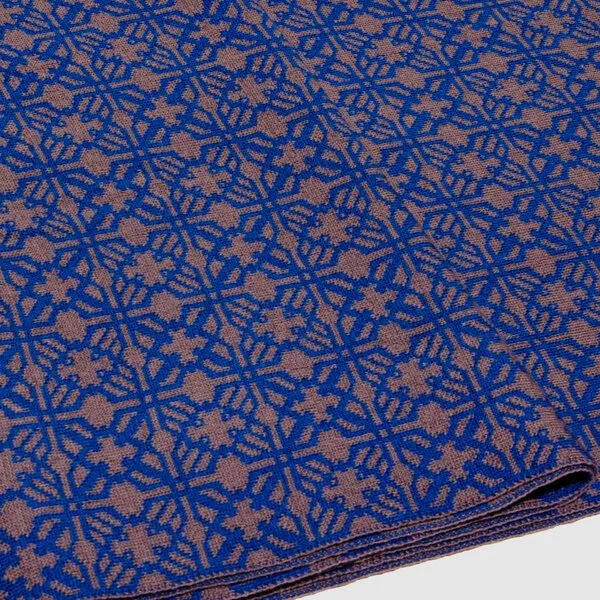 LANARTO slow fashion LANARTO slow fashion Schal Muster 'Irland' zweifarbig gestrickt aus mulesingfreier Merinowolle, Blau (royal), – Produktbild 2 von 3