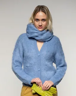 Alma & Lovis Alma & Lovis Kuschelige Wohlfühljacke aus gebrushtem Alpakastrick | Brushed Jacket – Produktbild 1 von 1