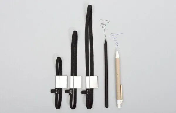 tyyp tyyp Stifthalter & Gummiband (Stiftschlaufe pen loop) - Schwarz – Produktbild 1 von 3