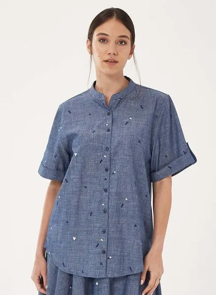 ORGANICATION ORGANICATION Bluse aus Bio-Baumwolle mit Stehkragen, Denim, – Produktbild 1 von 4