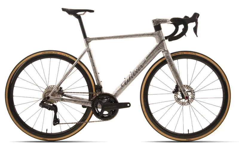 Wilier Triestina Wilier Triestina Wilier Verticale SLR - 28 Zoll 24K Diamant - infinitamente (silver grey), Silber,grau, – Produktbild 1 von 1