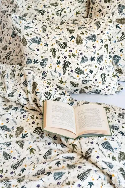 Lesen - Design-Bettwäsche Lesen - Design-Bettwäsche Nachhaltiges Doppelbettwäsche-Set aus 100% Pima Baumwollsatin - Farne – Produktbild 3 von 4