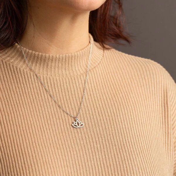 feinformart feinformart Kette mit Holzanhänger 'Lotus', Natur (beige), – Produktbild 3 von 4