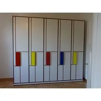 purista purista Schrank Piet mit bunten Griffen – Produktbild 1 von 1