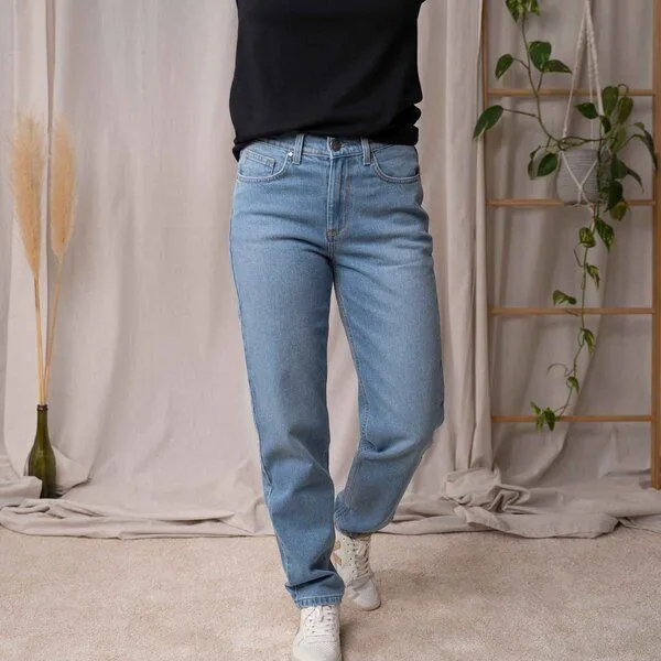 Vresh Clothing Vresh Clothing Stevie - Boyfriend Jeans aus Biobaumwolle, Hellblau, – Produktbild 1 von 4