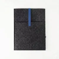 matilda k manufaktur matilda k. manufaktur Minimalistische Laptophülle aus Wollfilz 'max' mit Einsteckfach | für MacBook |Air| Pro 13|14|15|16 Zoll, Anthrazit-mittelblau, – Produktbild 1 von 1