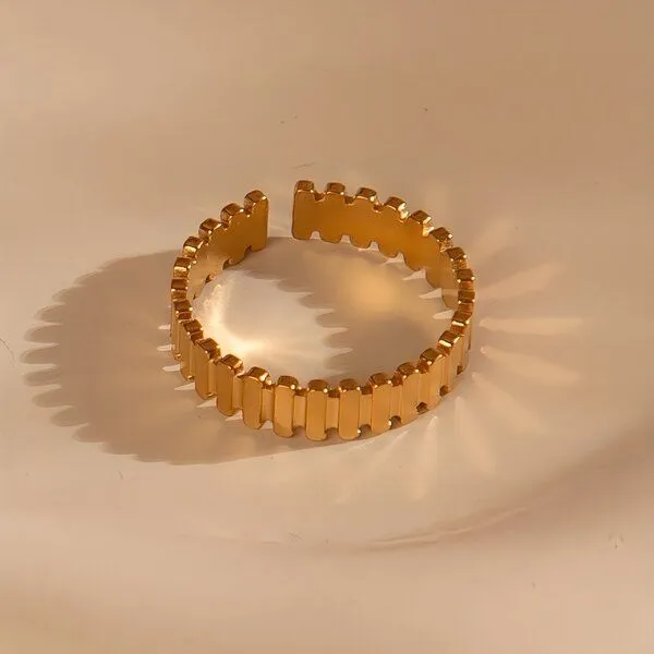 ELEKTROPULLI Größenverstellbarer BOHO BLOCK Ring ca. Ø 17 - 19mm von Elektropulli, Gold, – Produktbild 2 von 3