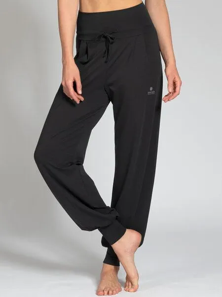 Magadi Magadi Yoga- und Wohlfühlhose FLORENCE aus weichem Naturmaterial, Schwarz, – Produktbild 1 von 4
