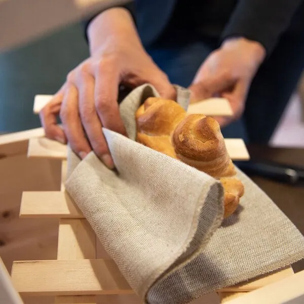 4betterdays 4betterdays Brotkasten aus Zirbel roh in 3 Größen – Produktbild 3 von 3