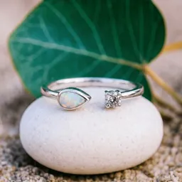Spirit of Island Spirit of Island Silber Ring | Opal & Diamant – Produktbild 1 von 1