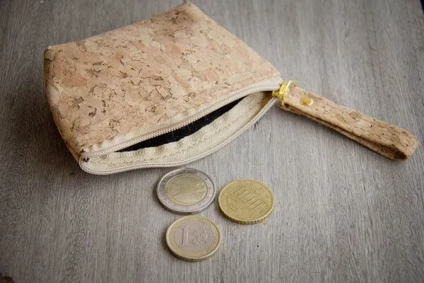 BY COPALA BY COPALA Täschen aus recyceltem Kork, Etui, Mini-Portemonnaie, wasserabweisend – Produktbild 2 von 3