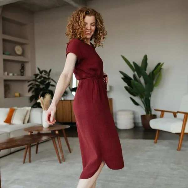 NORDLICHT NORDLICHT Damen Musselin Kleid aus 100% Bio-Baumwolle ELIN, Rot (bordeaux rot), – Produktbild 1 von 4