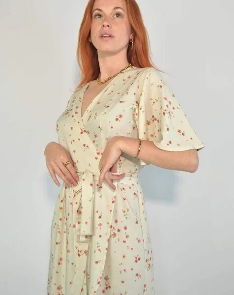 Aatise Aatise Zargot Blumen-Wickelkleid aus 100% Ecovero beige Blumendruck, Beige, – Produktbild 4 von 4