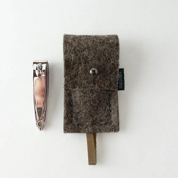 matilda k. manufaktur matilda k. manufaktur maniküre-etui minimalistisch aus Filz mit nagelknipser 'franz', Braun, – Produktbild 4 von 8