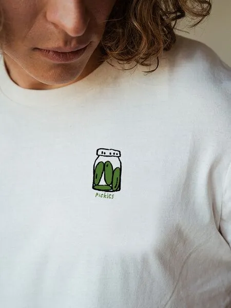 Kultgut Kultgut Artdesign - Shirt aus recycelter Biobaumwolle / pickles, Natur, – Produktbild 1 von 4