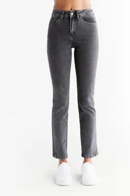Evermind Evermind Damen vegan Jeans Straight Fit Carbon Gray – Produktbild 1 von 1
