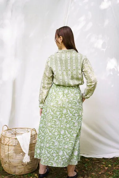 Haus of Namaste Haus of Namaste Weiße und grüne Bluse aus Bio-Baumwolle | Handgeblockte Unisex-Bluse. – Produktbild 4 von 4