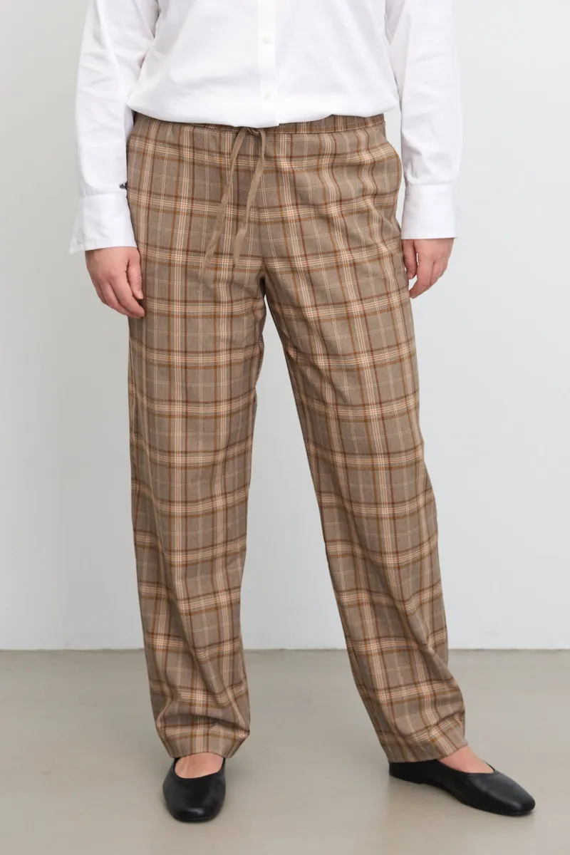 LAURIE LAURIE Damen vegan Hose Medium Length Relaxed Deer Check, Hellbraun, – Produktbild 2 von 2