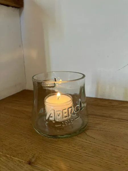 MaBe MaBe Teelichthalter - Upcycling aus der leergetrunkenen 0,7l Aperol Flasche - Nachhaltigkeit auf deinem Tisch – Produktbild 2 von 3