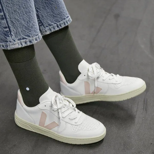 wysf. | what you stand for. wysf. | what you stand for. Socken, Piqué Strick mit Knopf, Bio-Baumwoll-Mix, Grün (dunkelgrün), – Produktbild 2 von 4