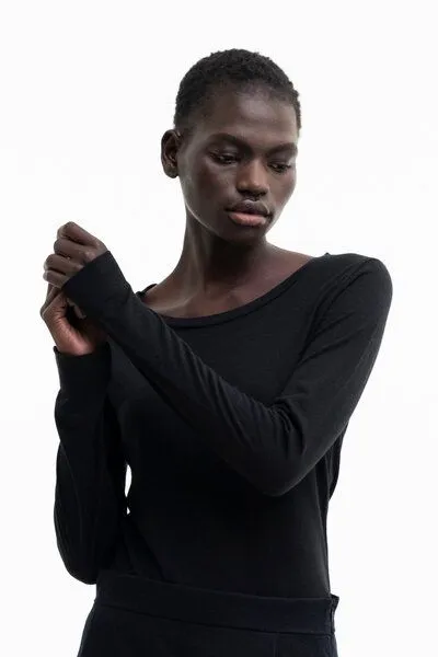 SHIPSHEIP SHIPSHEIP MISTY - Damen Langarmshirt aus TENCEL Lyocell Woll Mix, Schwarz, – Produktbild 2 von 3