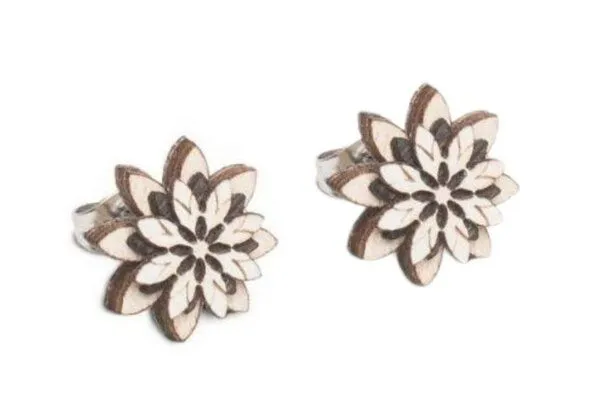 BeWooden BeWooden Ohrstecker mit Holzdetails | Bellis – Produktbild 2 von 4
