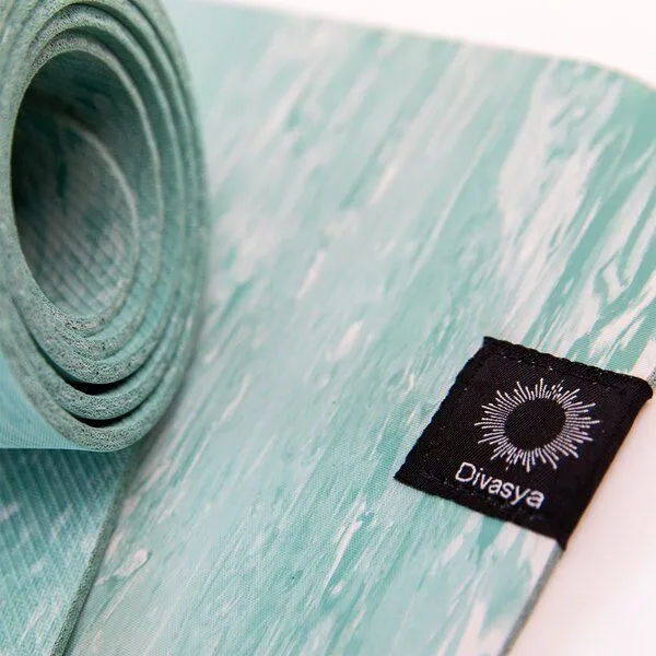 Divasya Divasya Yogamatte "Pure" aus Naturkautschuk mit Schutzhülle & Tragegurt, Grün, – Produktbild 3 von 4