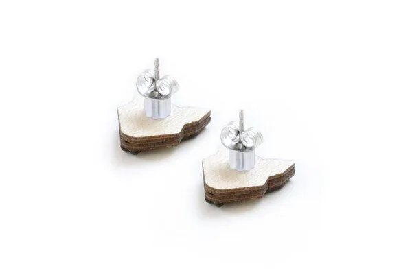 BeWooden BeWooden Ohrstecker mit Holzdetails | "Red Flower" – Produktbild 2 von 4