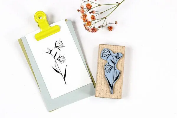 STUDIO KARAMELO STUDIO KARAMELO STEMPEL GLOCKENBLUME, Blumenstempel – Produktbild 1 von 3