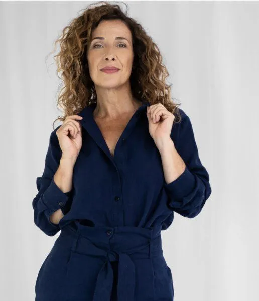 Sophia Schneider-Esleben Sophia Schneider-Esleben Unisex Shirt Lui aus Bio-Baumwolle, Blau, – Produktbild 1 von 4