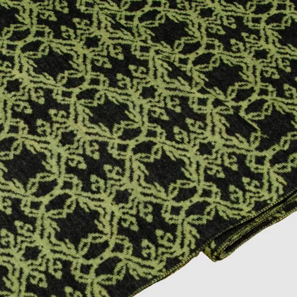 LANARTO slow fashion LANARTO slow fashion Schal Muster 'Kranz' zweifarbig gestrickt aus mulesingfreier Merinowolle, Grau (anthrazit), – Produktbild 3 von 3