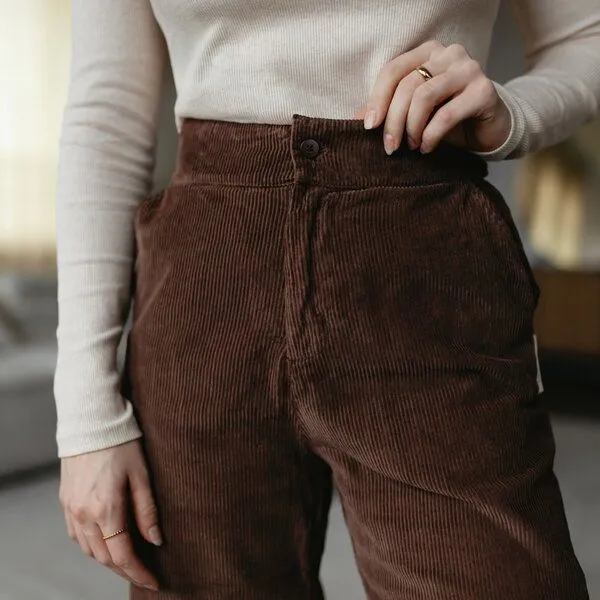 NORDLICHT NORDLICHT Cordhose Tonje aus 100% Bio-Baumwolle, Braun, – Produktbild 3 von 4