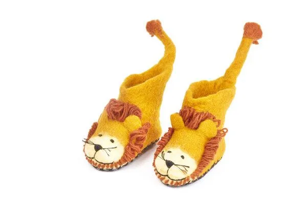 short'n'pietz short'n'pietz Hausschuhe Löwe handgefilzt für Babies und Kinder, Gelb braun, – Produktbild 2 von 3